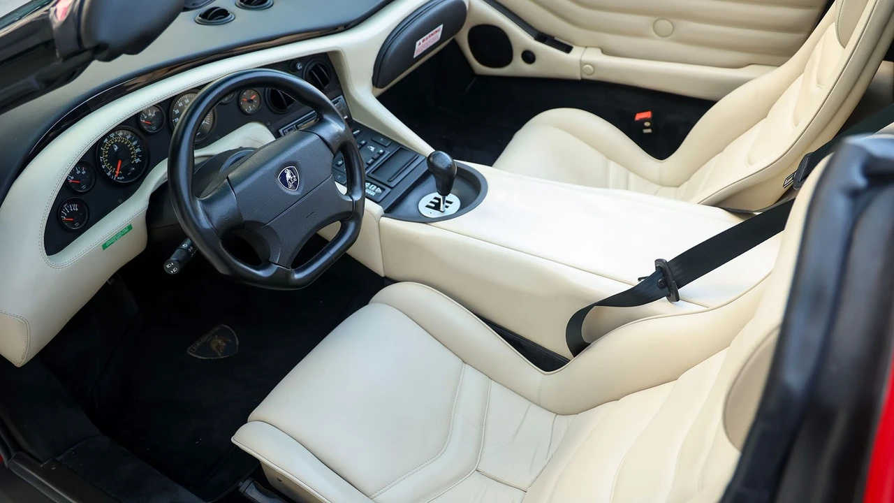 1999 Lamborghini Diablo VT - Image 2 of 31