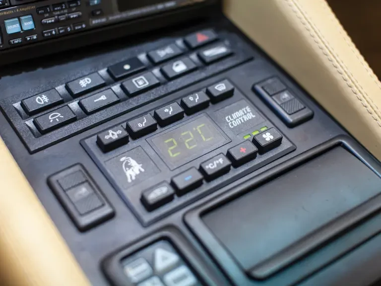 1999 Lamborghini Diablo VT - Image 14 of 31