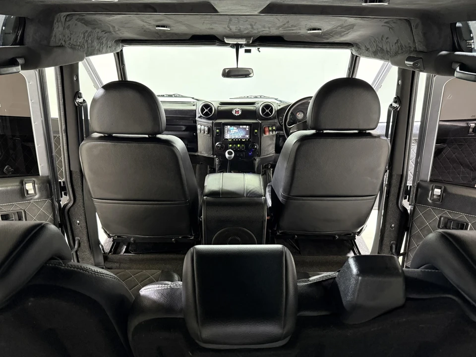 1999 Land Rover Defender 110 - Image 15 of 21
