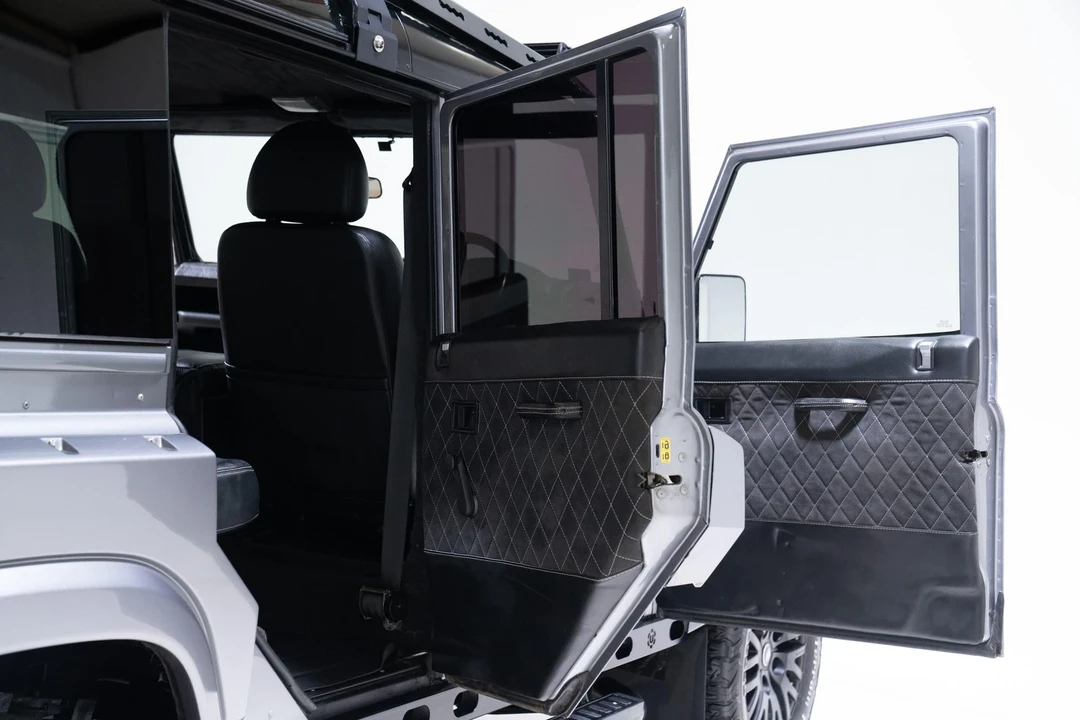 1999 Land Rover Defender 110 - Image 14 of 21