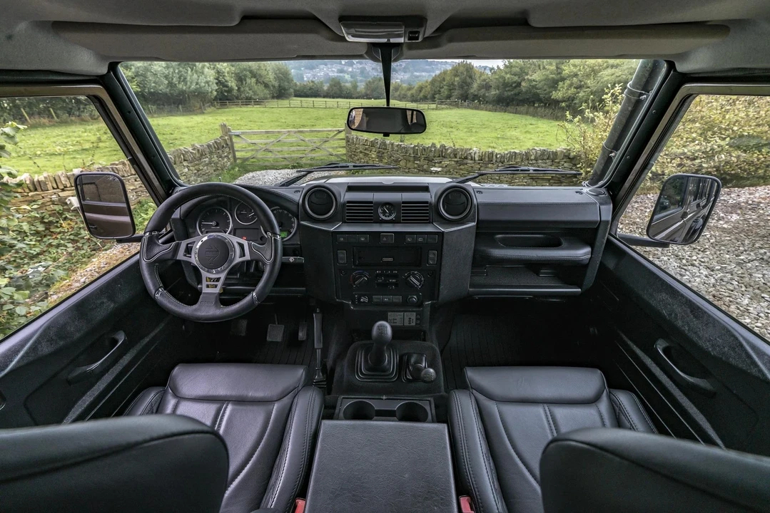 1999 Land Rover Defender 110 - Image 10 of 21