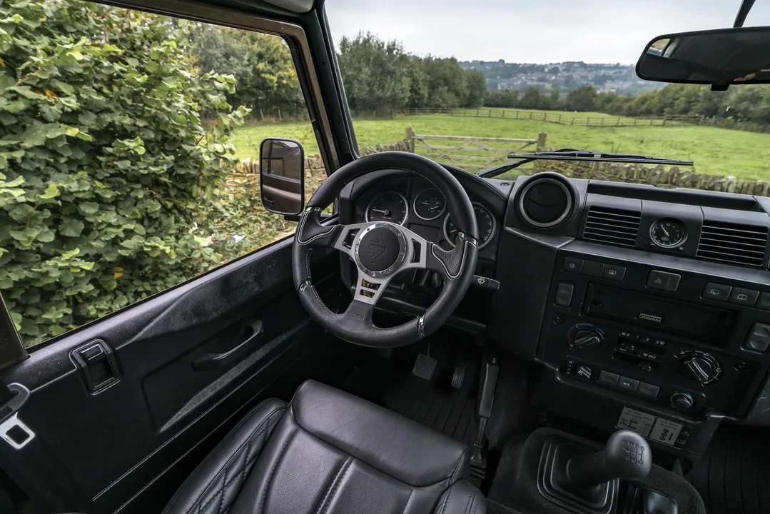 1999 Land Rover Defender 110 - Image 11 of 21