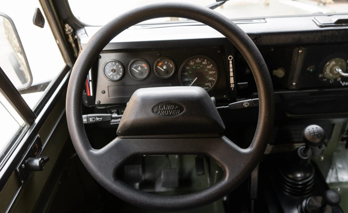 1999 Land Rover Defender - Image 24 of 31