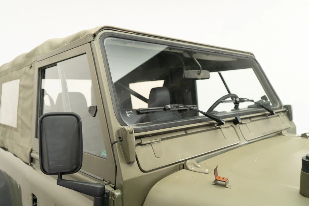 1999 Land Rover Defender - Image 19 of 31