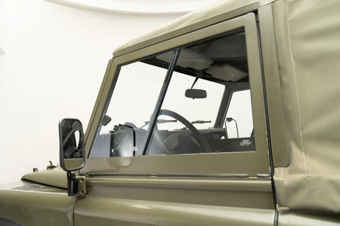 1999 Land Rover Defender - Image 11 of 31