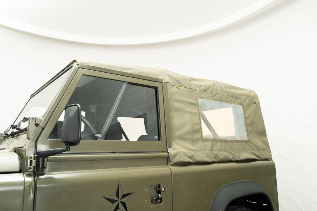 1999 Land Rover Defender - Image 14 of 31