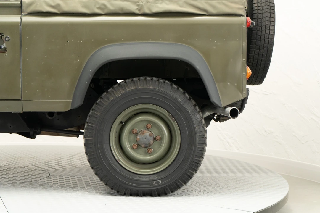 1999 Land Rover Defender - Image 9 of 31