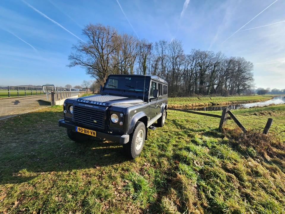 1999 Land Rover Defender 110 - Image 6 of 21