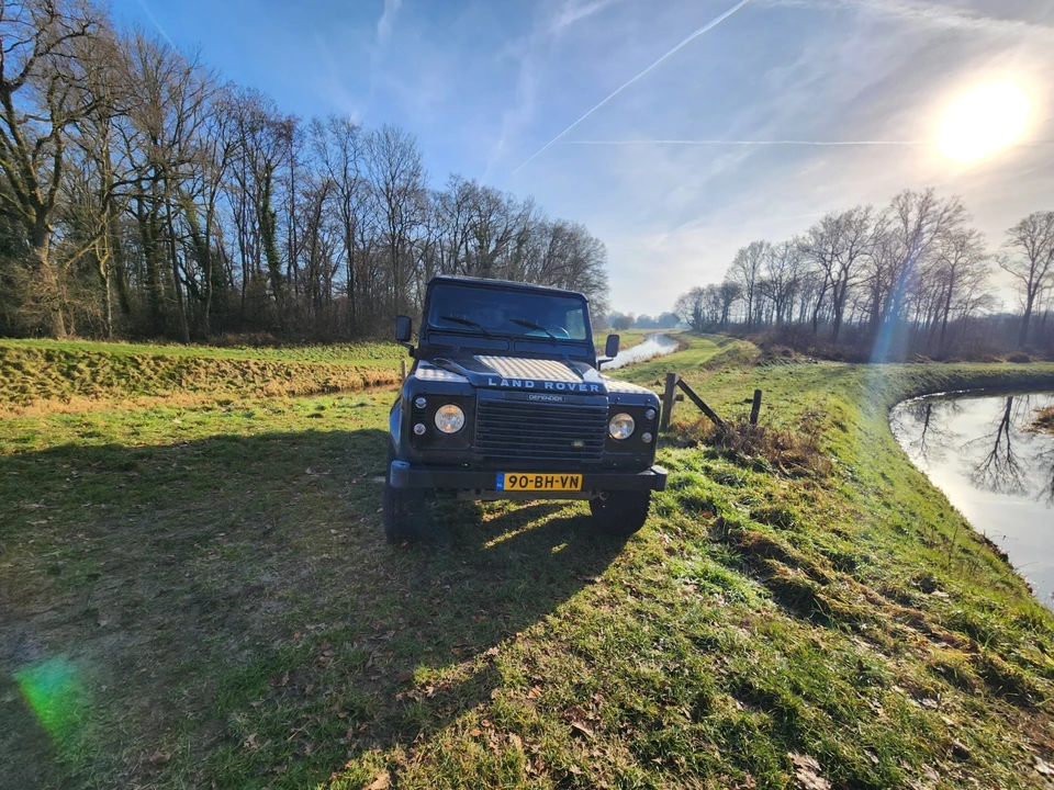 1999 Land Rover Defender 110 - Image 4 of 21