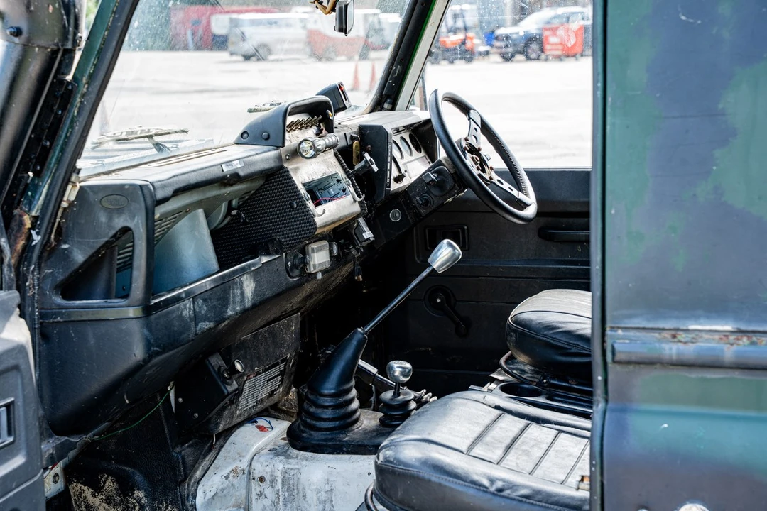 1990 Land Rover Defender 110 - Image 14 of 30