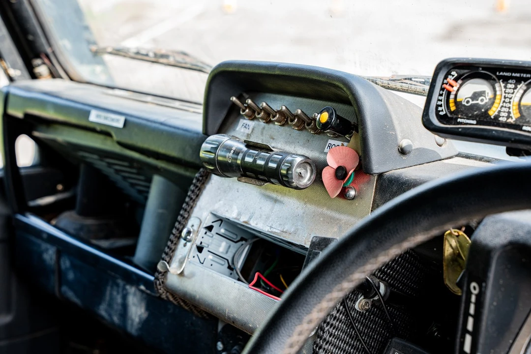1990 Land Rover Defender 110 - Image 19 of 30