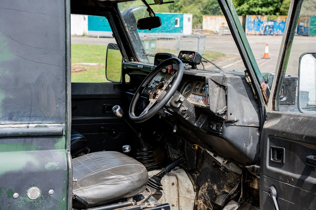 1990 Land Rover Defender 110 - Image 13 of 30