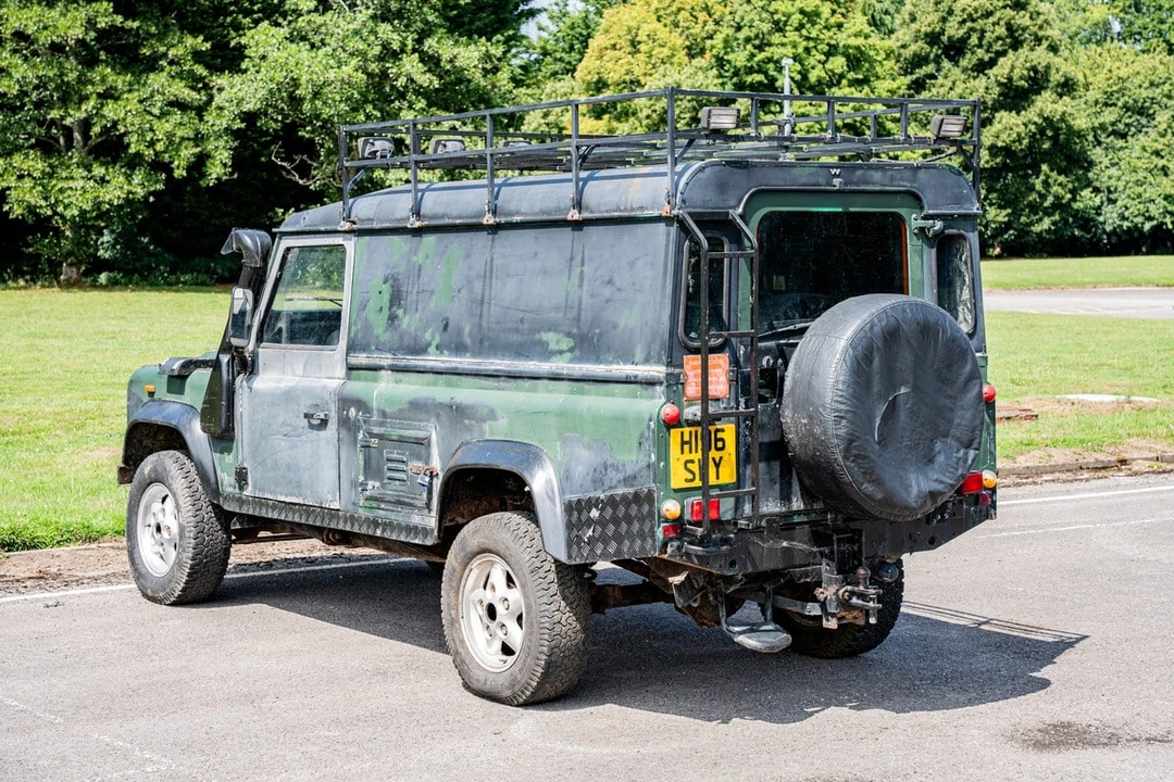 1990 Land Rover Defender 110 - Image 6 of 30