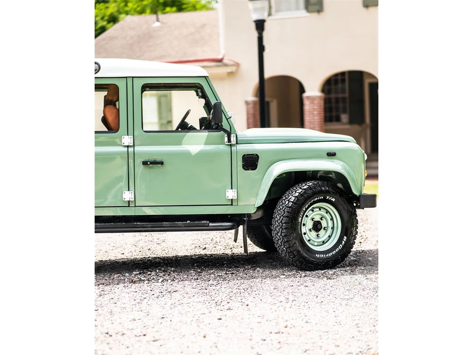 1999 Land Rover Defender 110 - Image 7 of 31