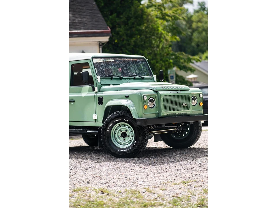 1999 Land Rover Defender 110 - Image 9 of 31