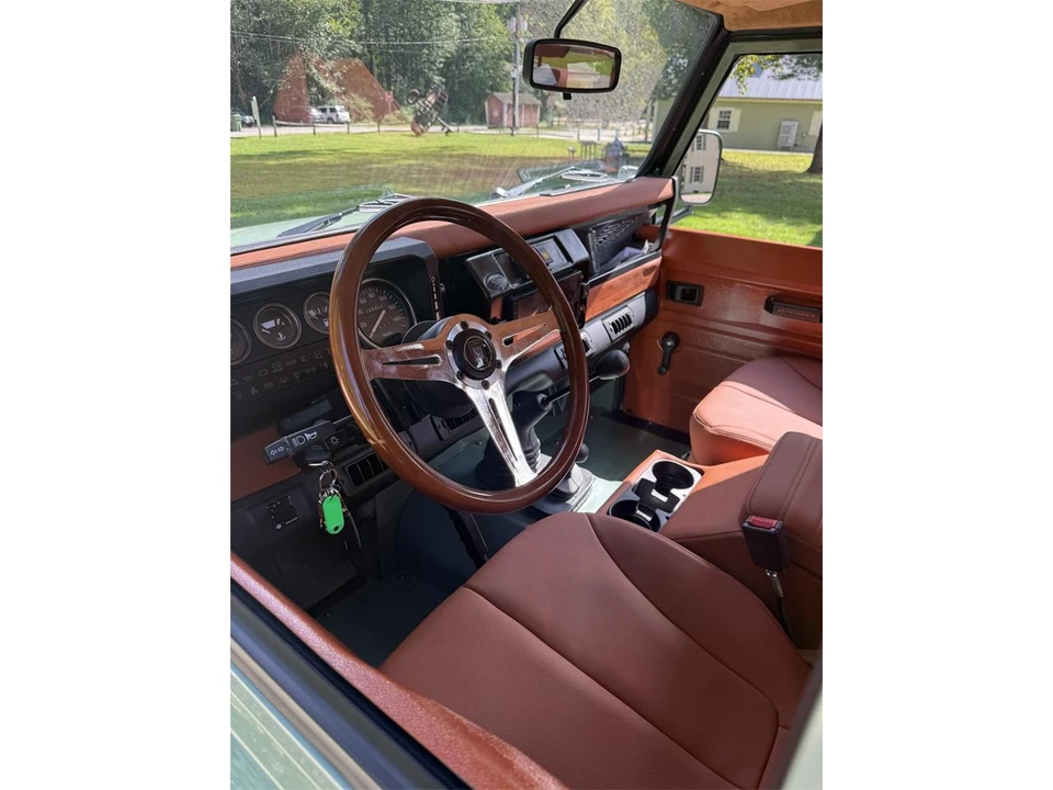 1999 Land Rover Defender 110 - Image 14 of 31