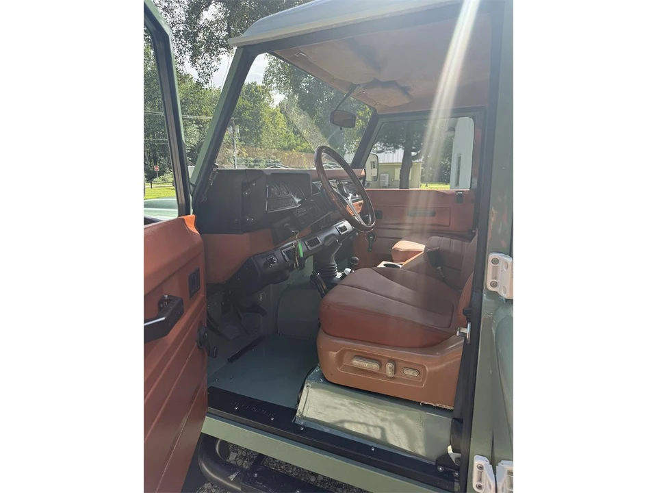 1999 Land Rover Defender 110 - Image 23 of 31