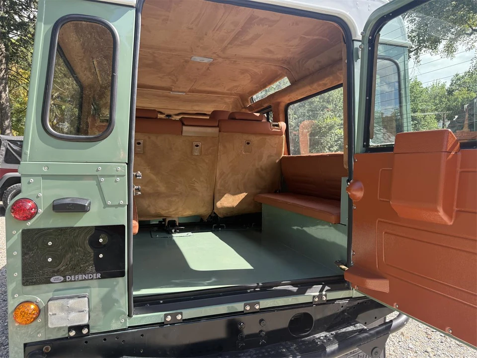 1999 Land Rover Defender 110 - Image 25 of 31