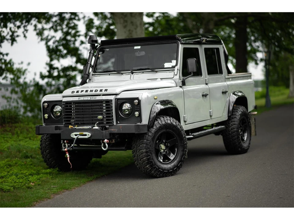 1999 Land Rover Defender 110 - Image 8 of 31