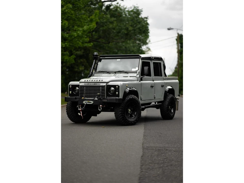 1999 Land Rover Defender 110 - Image 10 of 31
