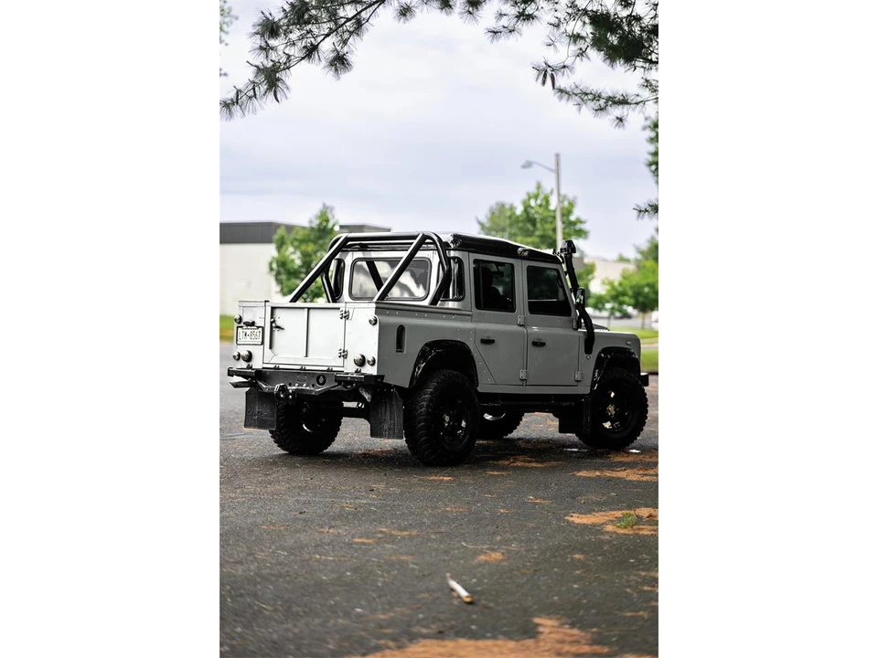 1999 Land Rover Defender 110 - Image 14 of 31