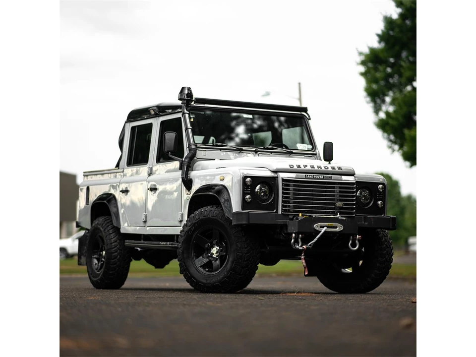 1999 Land Rover Defender 110 - Image 16 of 31