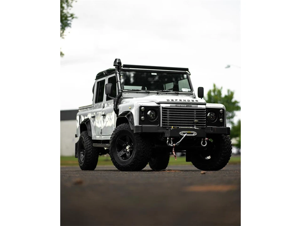 1999 Land Rover Defender 110 - Image 17 of 31
