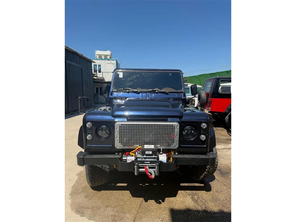 1999 Land Rover Defender 110 - Image 2 of 23