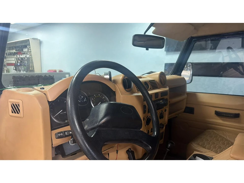1999 Land Rover Defender 110 - Image 17 of 23