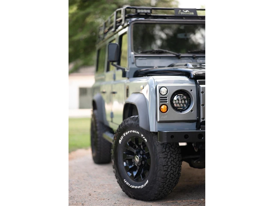 1999 Land Rover Defender 110 - Image 7 of 31
