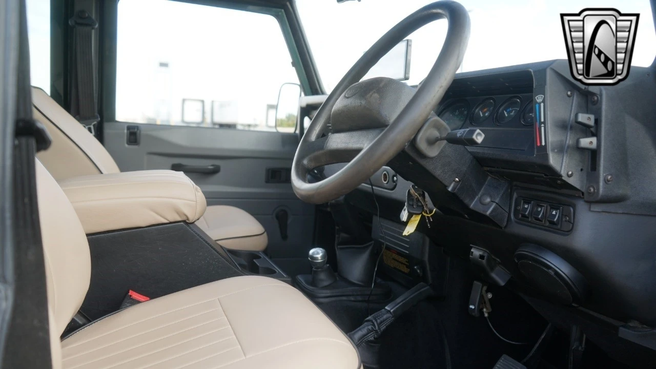 1999 Land Rover Defender 110 - Image 20 of 21