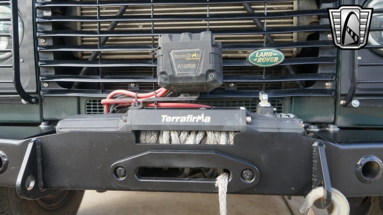 1999 Land Rover Defender 110 - Image 16 of 21