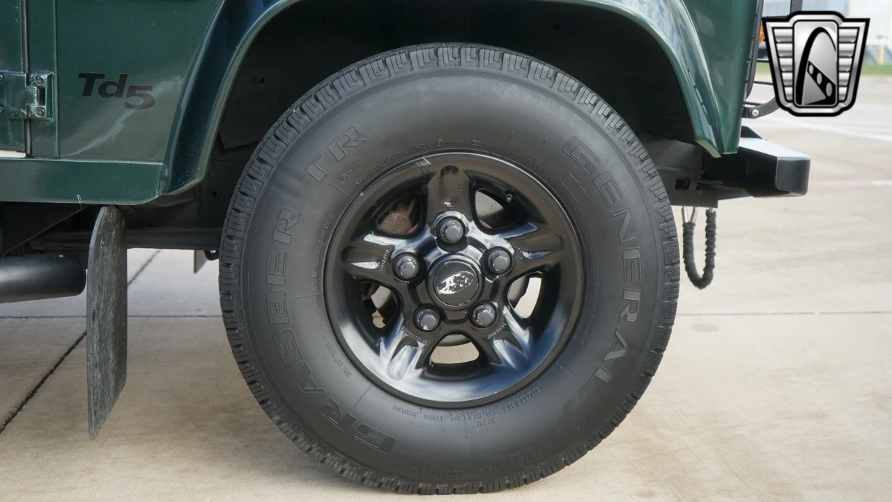 1999 Land Rover Defender 110 - Image 13 of 21