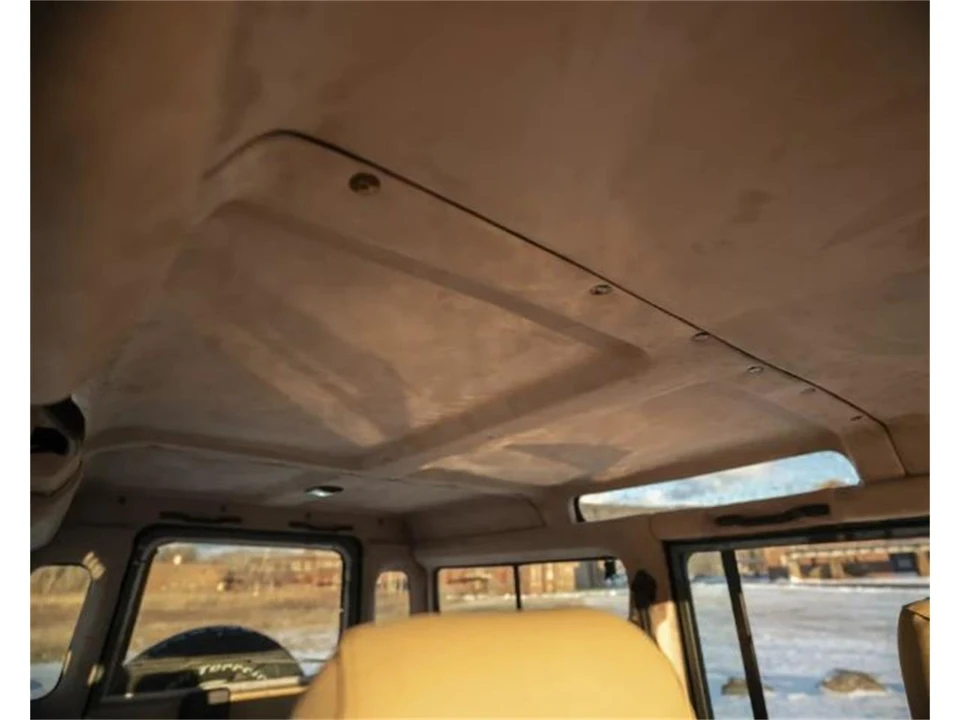1999 Land Rover Defender 110 - Image 9 of 17