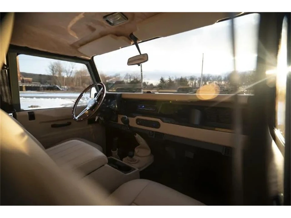 1999 Land Rover Defender 110 - Image 8 of 17