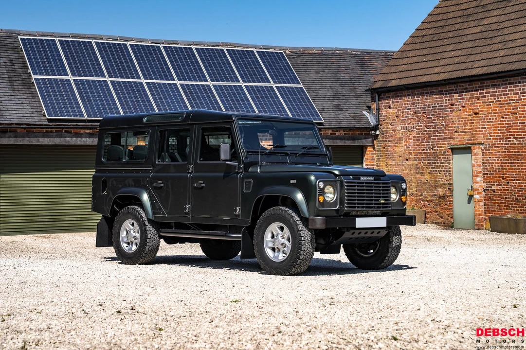 1999 Land Rover Defender 110 - Image 9 of 21