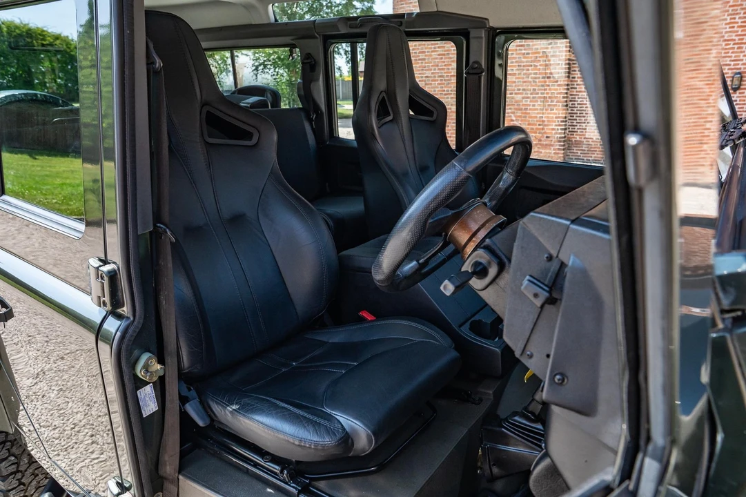 1999 Land Rover Defender 110 - Image 11 of 21