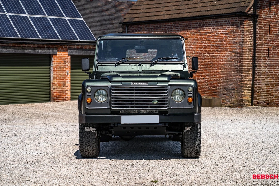 1999 Land Rover Defender 110 - Image 3 of 21