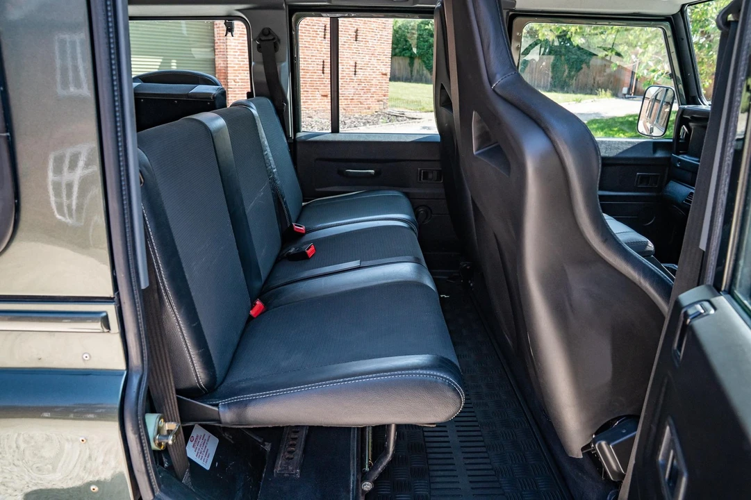 1999 Land Rover Defender 110 - Image 13 of 21
