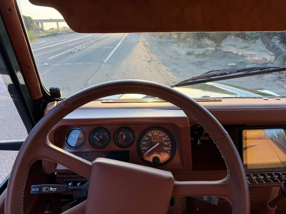 1999 Land Rover Defender 110 - Image 6 of 20