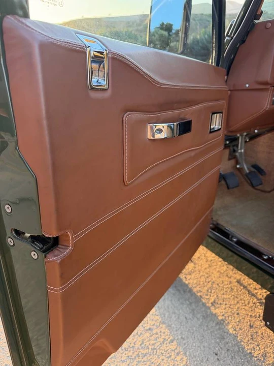 1999 Land Rover Defender 110 - Image 7 of 20