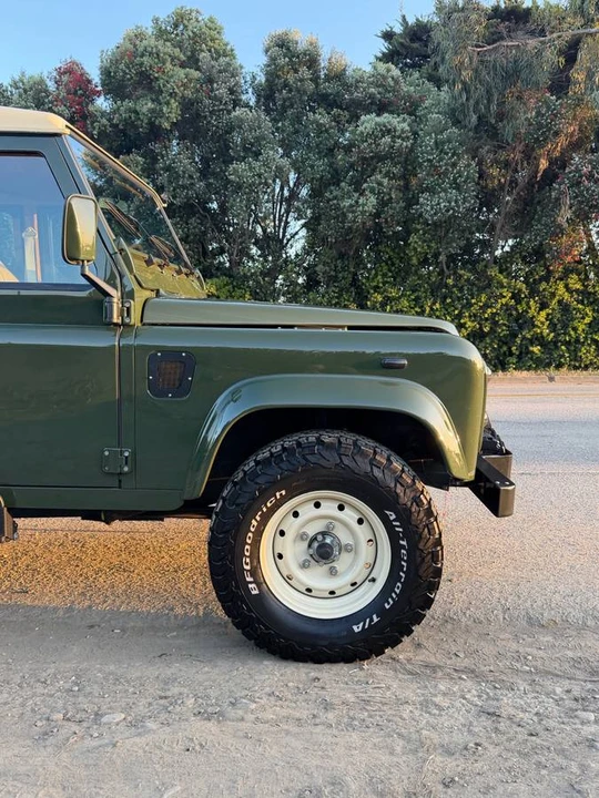 1999 Land Rover Defender 110 - Image 14 of 20