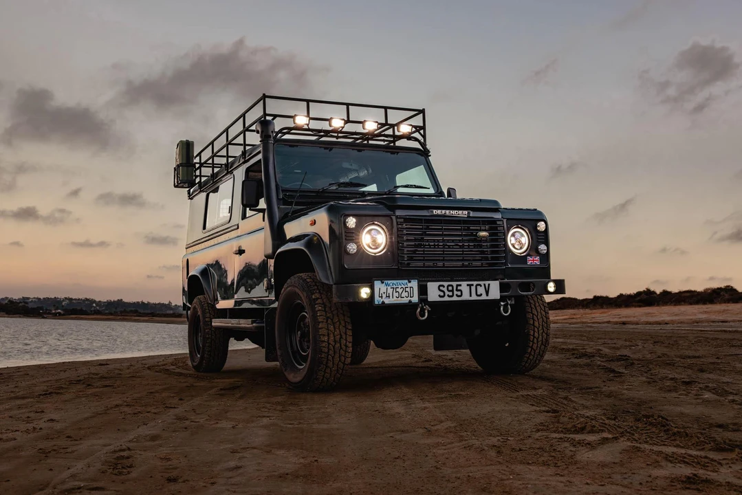 1999 Land Rover Defender 110 - Image 23 of 31