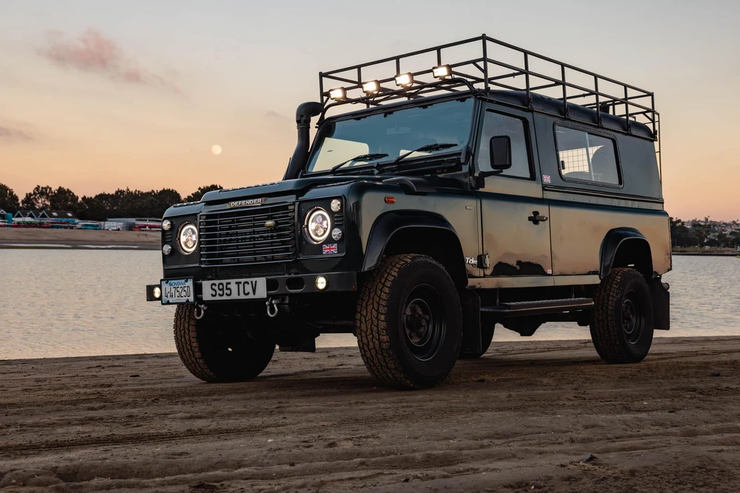 1999 Land Rover Defender 110 - Image 12 of 31