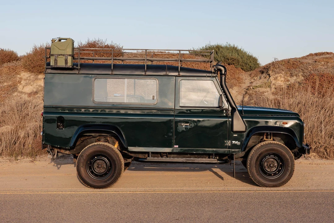 1999 Land Rover Defender 110 - Image 20 of 31