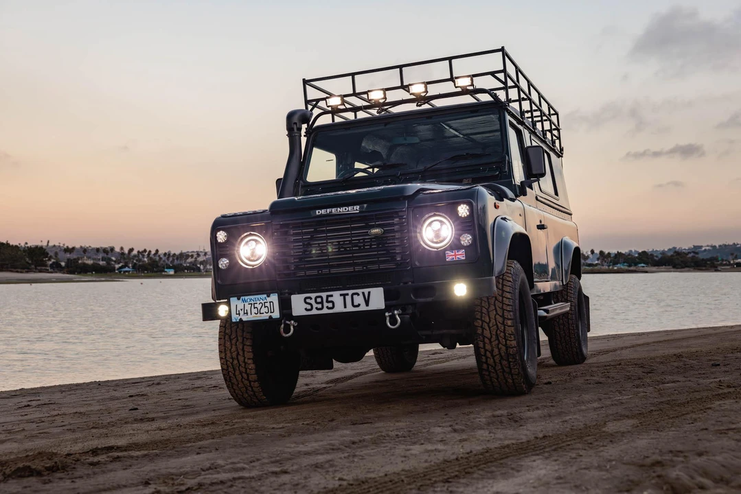 1999 Land Rover Defender 110 - Image 6 of 31