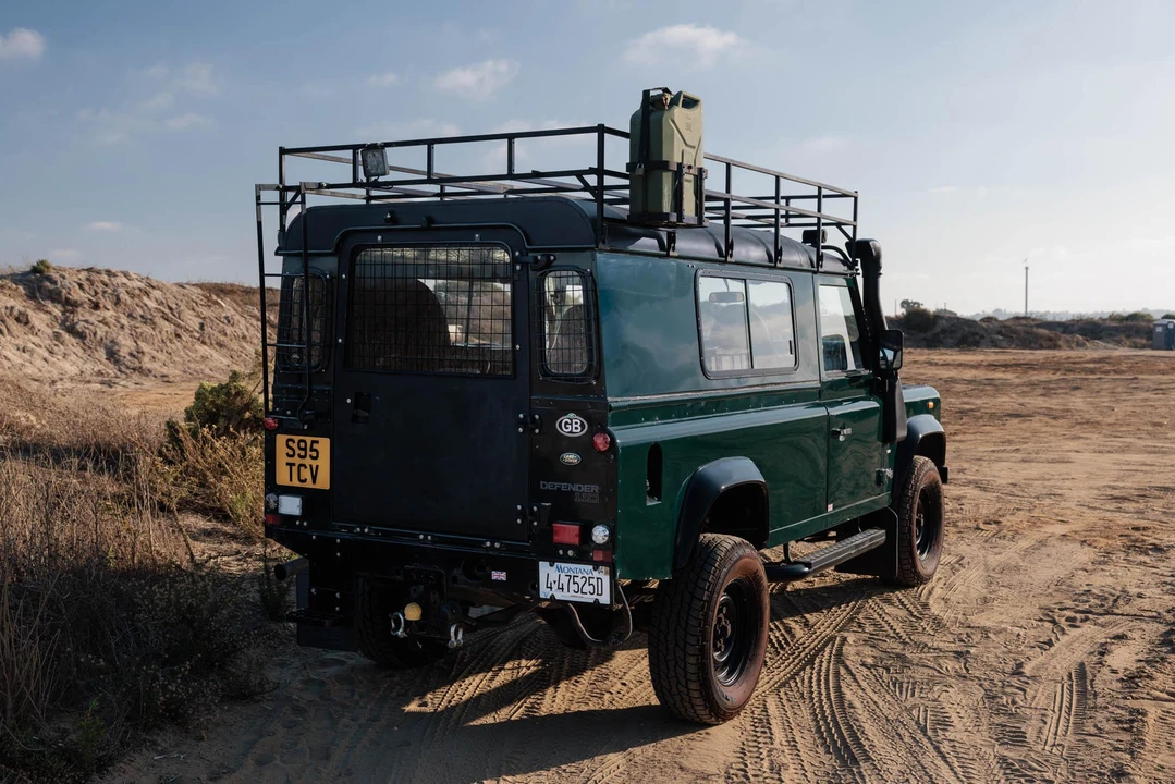 1999 Land Rover Defender 110 - Image 17 of 31
