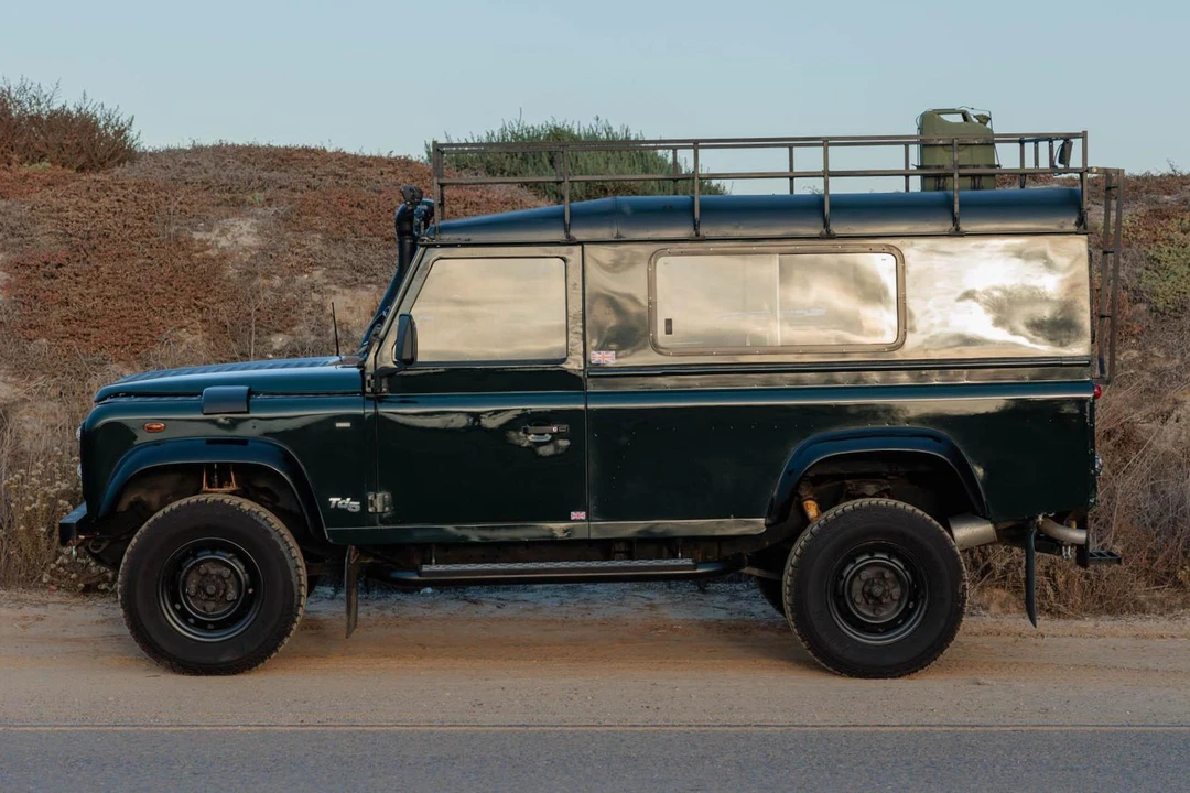 1999 Land Rover Defender 110 - Image 3 of 31