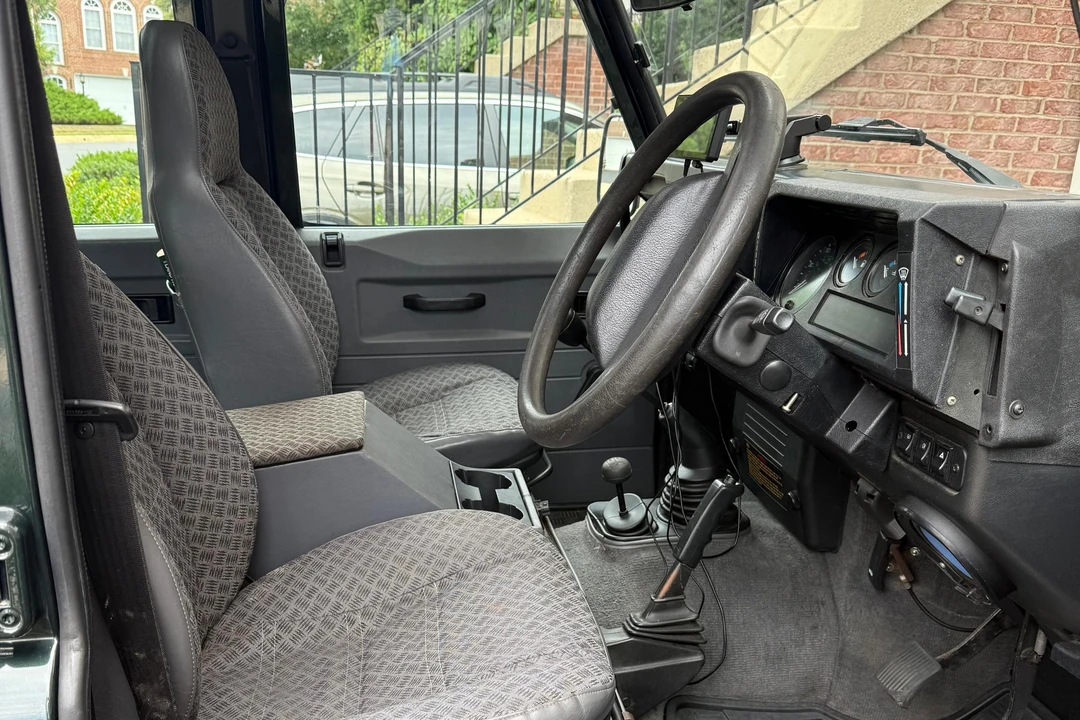1999 Land Rover Defender 110 - Image 26 of 31