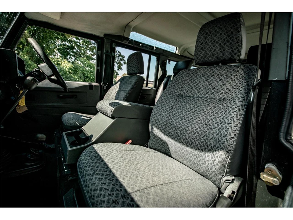 1999 Land Rover Defender 110 - Image 9 of 31
